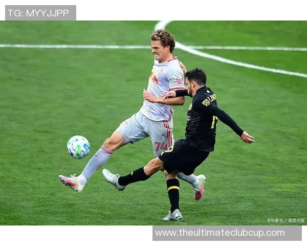 埃因霍温与兹沃勒比赛结果分析及精彩瞬间回顾